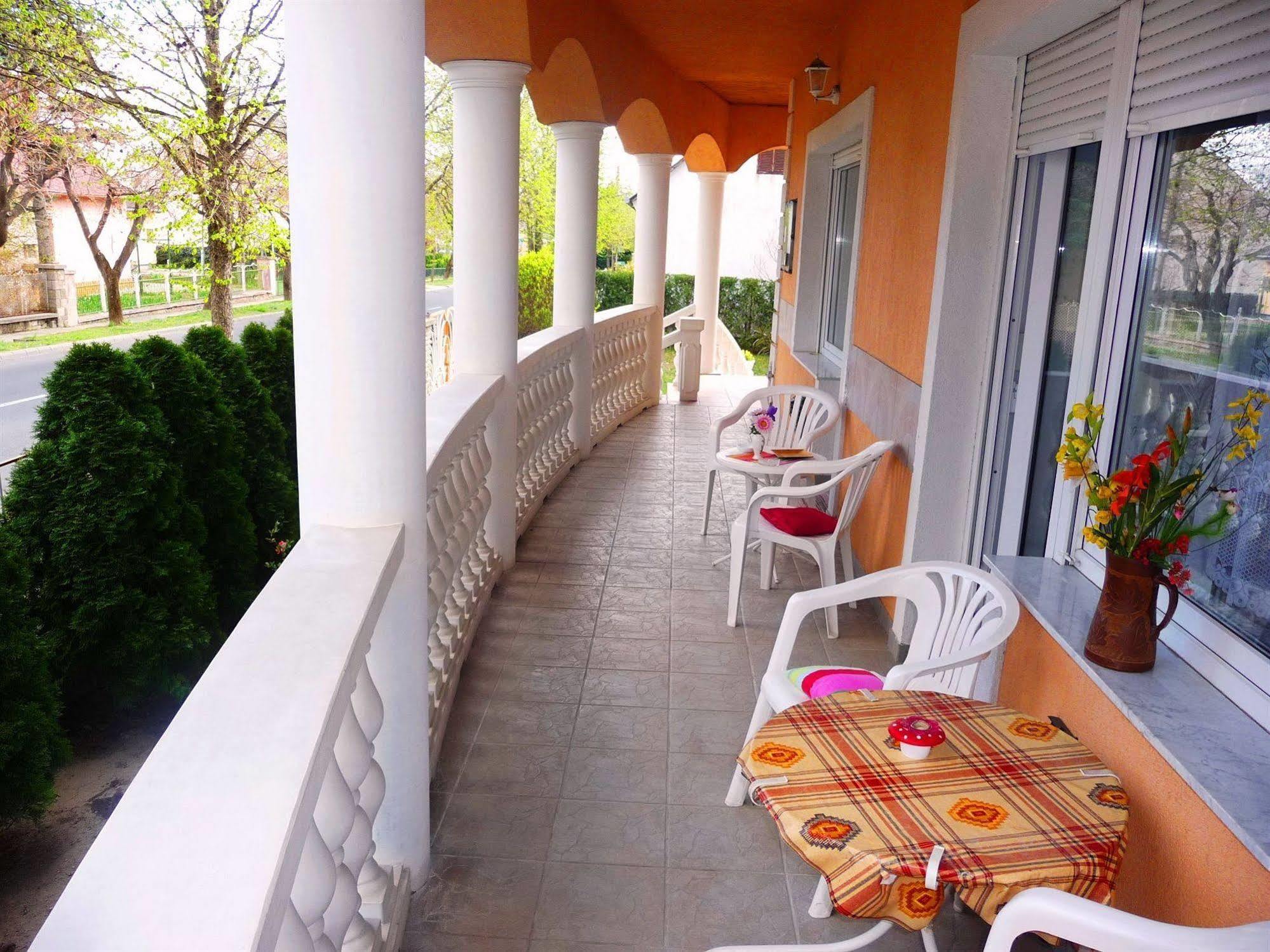 Joker Villa Apartmanhaus Hévíz Exterior foto